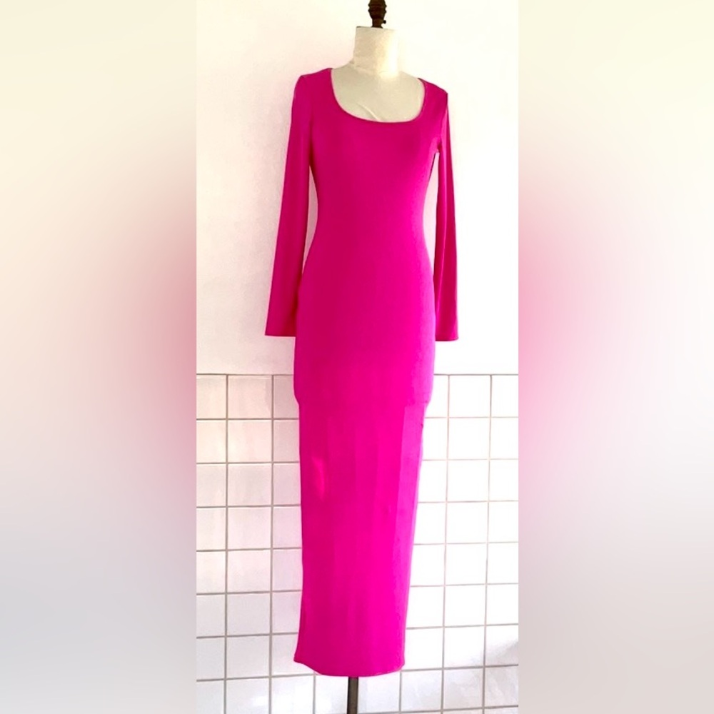 Maxi Body-con Rib Knit Dress Long Sleeve Scoop Neck Pink Sz: M. NWOT